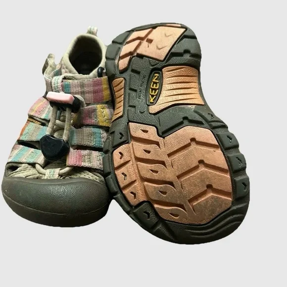 Toddler Girl Keen Outdoor Hiking Waterproof Summer Shoes Size 8 - Picture 3 of 3